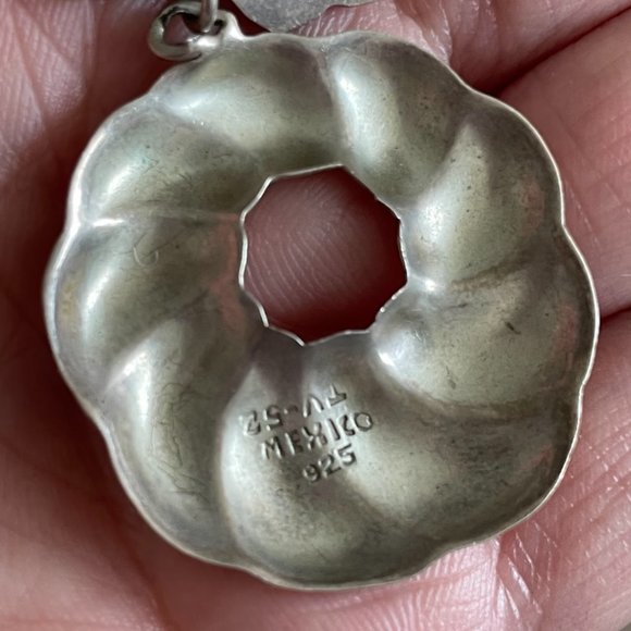 Vintage Sterling Silver Bow and Wreath Earrings - Picture 3 of 3